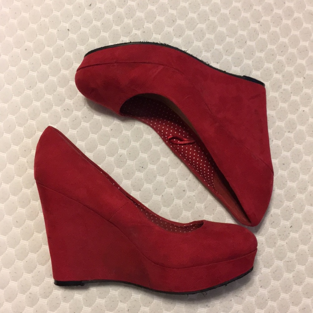 Red Suede Close-toed Wedges